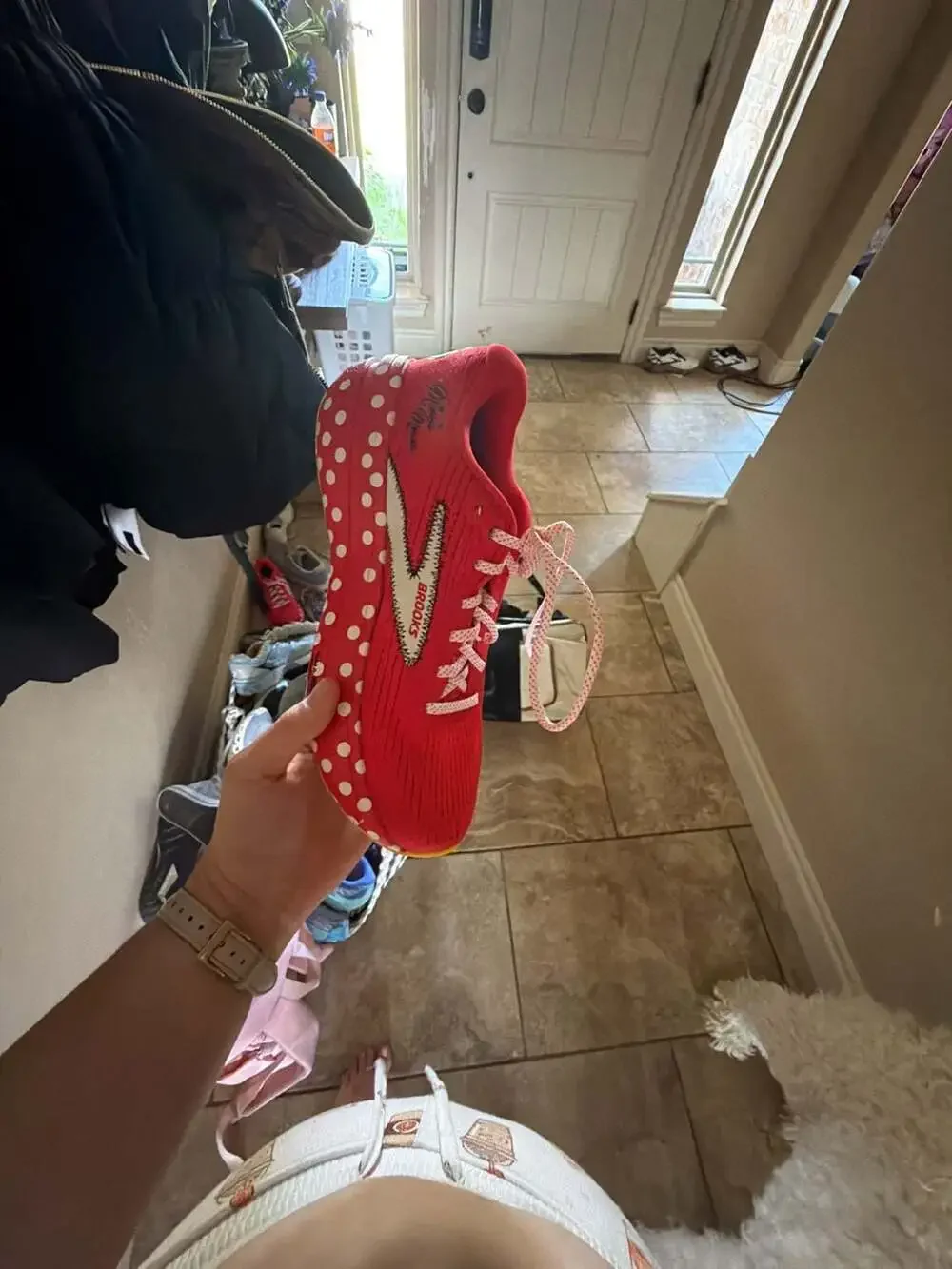 Brooks RunDisney Minnie Mouse Sneakers Size